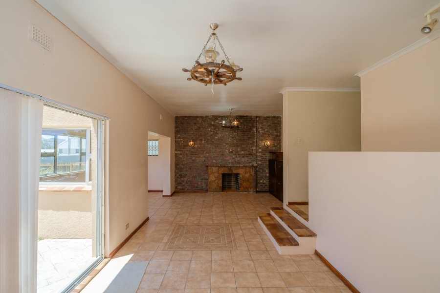 5 Bedroom Property for Sale in Kommetjie Western Cape